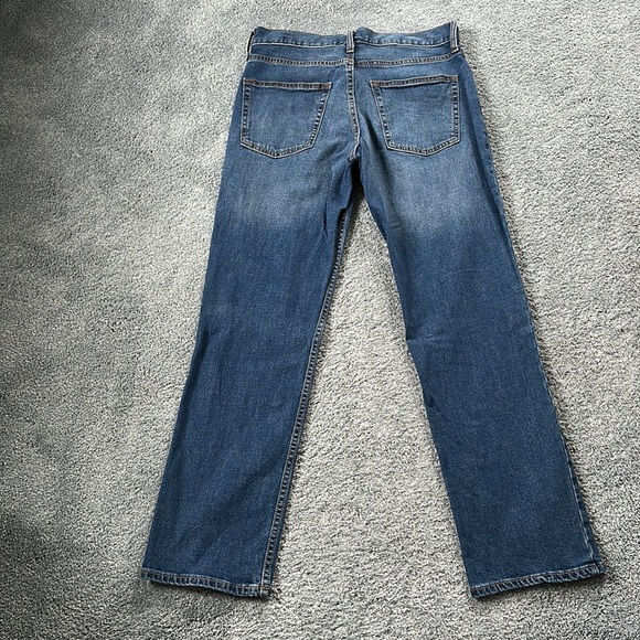 Old Navy Men’s Dark/ Distressed Wash Straight Leg Jeans - Picture 4 of 4